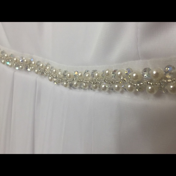 Long, White, Prom/Hoco/Fromal Dress - Picture 5 of 7